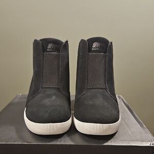 Sorel Women Black Boots with White Soles